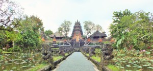 Visit temples when you attend a yoga teacher training in Bali